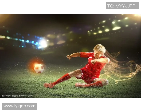 足球明星化身滑铲模特展现独特魅力与运动风范