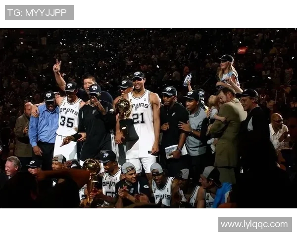 2014年NBA总决赛热火对阵马刺全场精彩录像回顾与分析